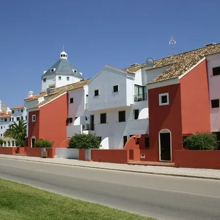 Hotel Marina Buzios 3*